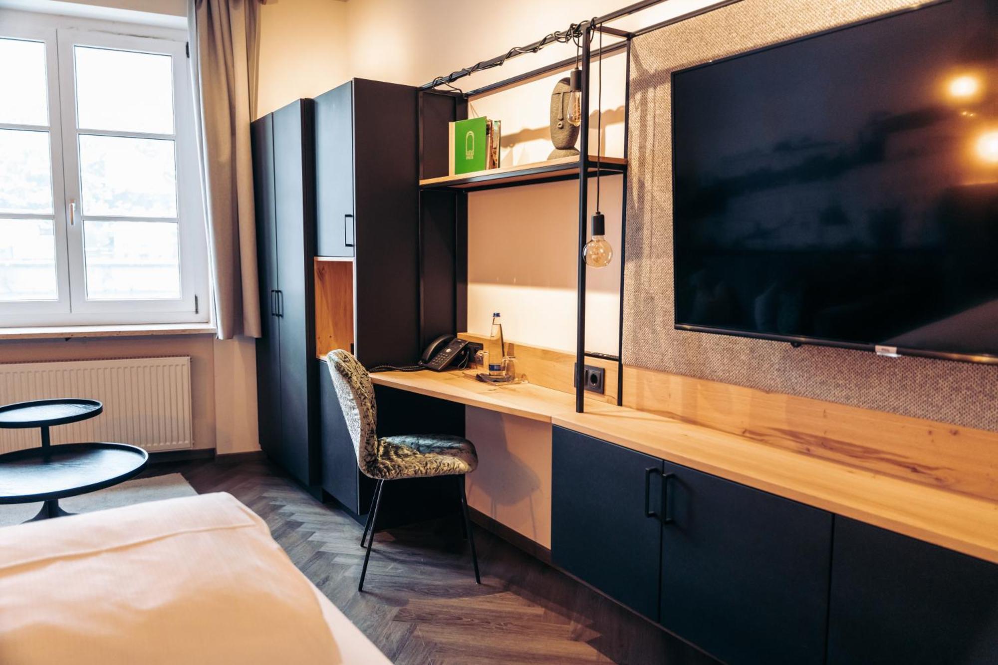 Am Paulusbogen 4*